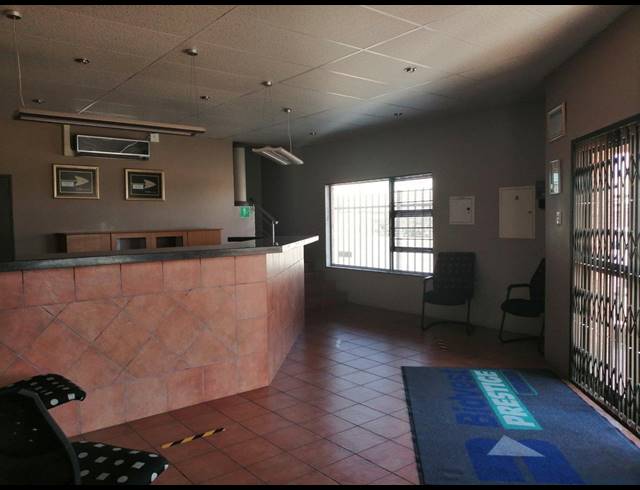 902M² BUILDING FOR SALE IN VAALPARK